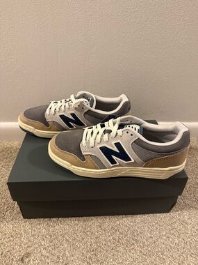 adidas Men’s Gray, Tan & Navy Low-Top Sneakers